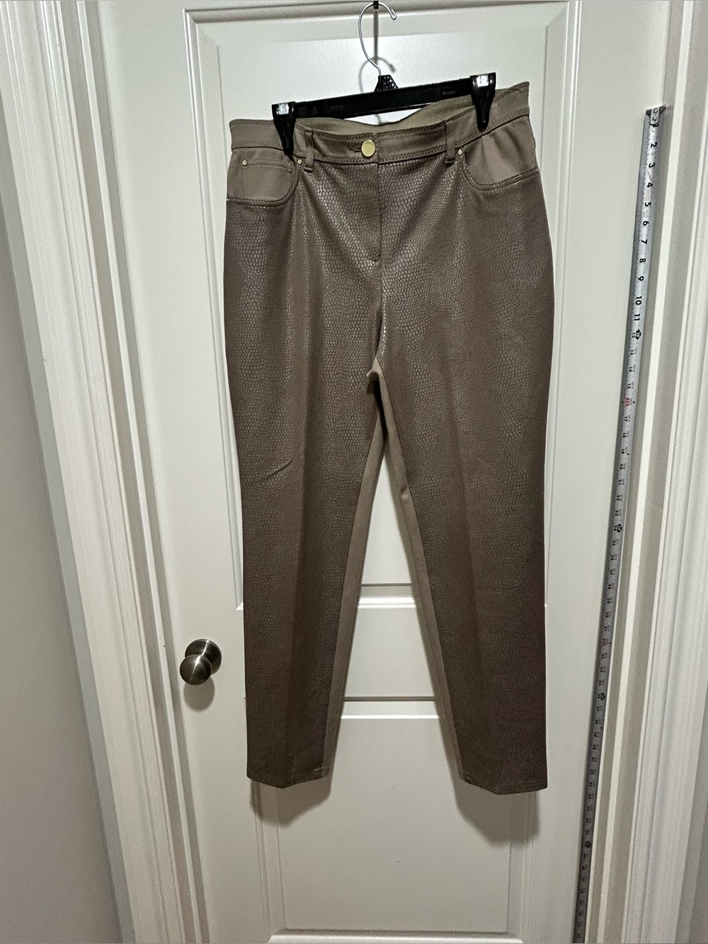 Chico's women’s size 1.5 or 10/12 Ankle Pants with two tone Taupe Brown. Shimmer